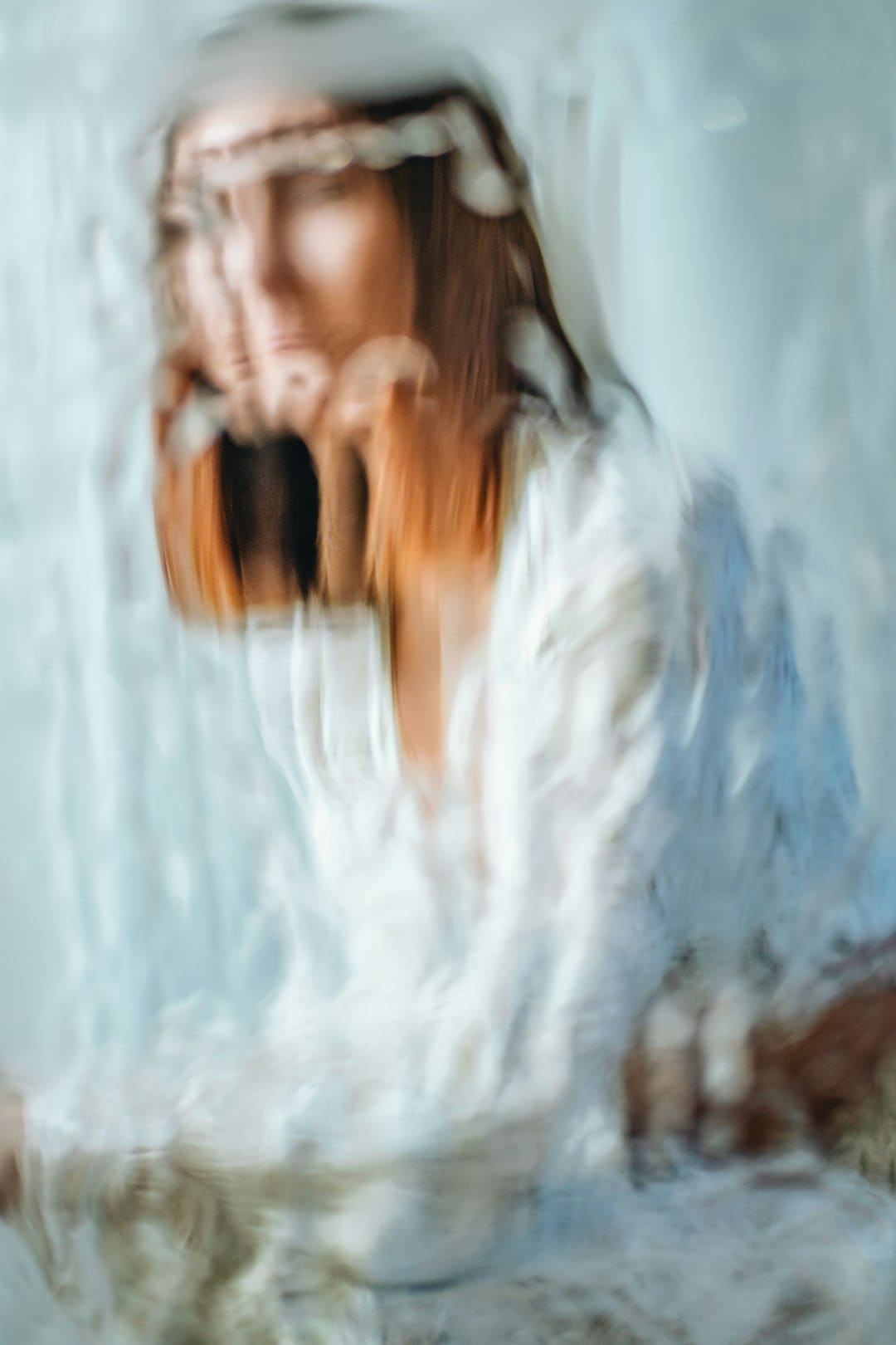 邓超看望卖凉菜的“一毛钱奶奶” 温馨互动暖人心
